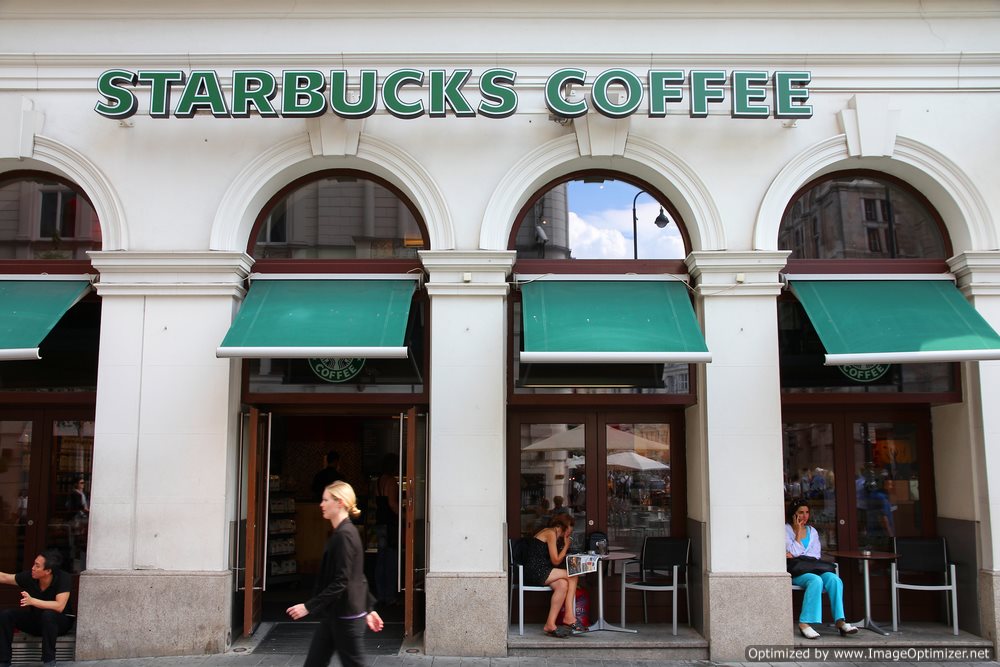 Starbuck’s CEO Doubles Down on Gay-Marriage Support